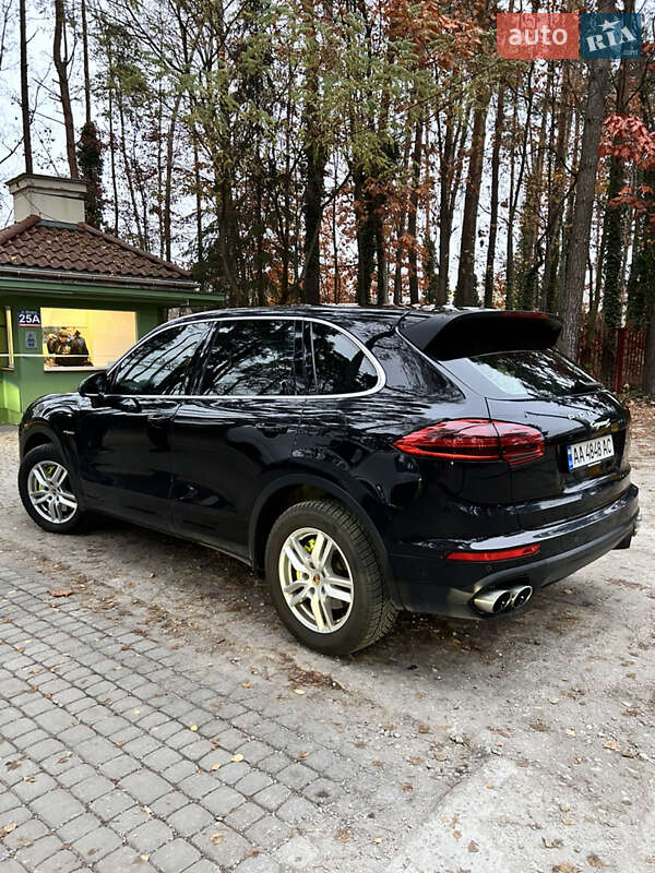 Позашляховик / Кросовер Porsche Cayenne 2016 в Києві