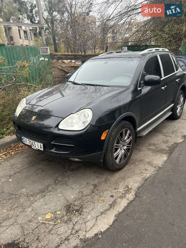 Внедорожник / Кроссовер Porsche Cayenne 2004 в 