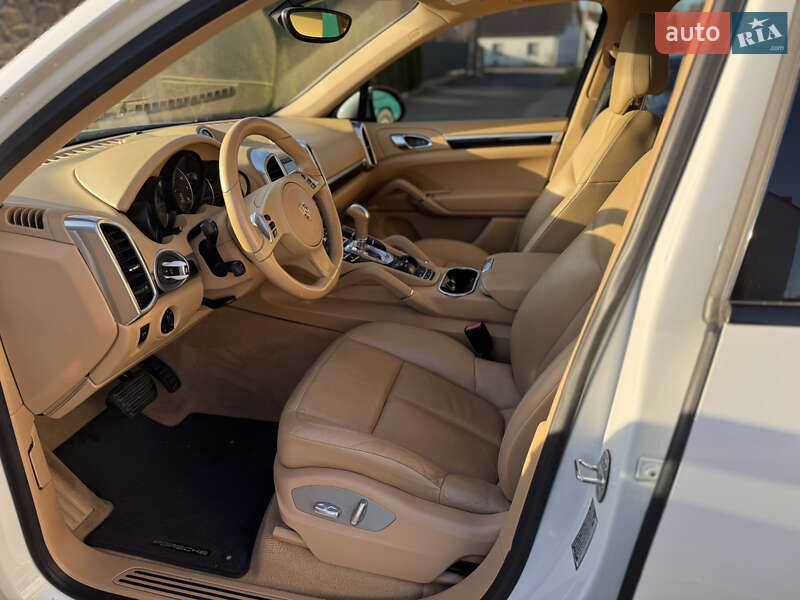 Позашляховик / Кросовер Porsche Cayenne 2013 в Самборі