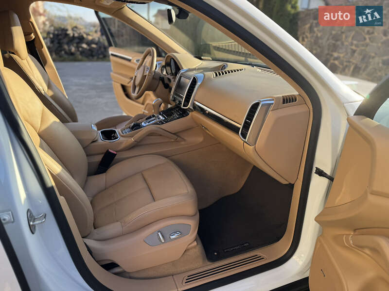 Позашляховик / Кросовер Porsche Cayenne 2013 в Самборі
