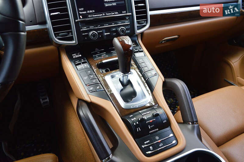 Внедорожник / Кроссовер Porsche Cayenne 2012 в Николаеве