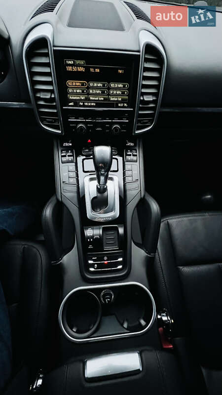 Позашляховик / Кросовер Porsche Cayenne 2016 в Києві