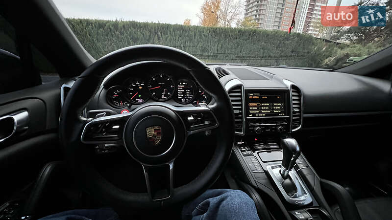 Позашляховик / Кросовер Porsche Cayenne 2016 в Києві