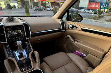 Внедорожник / Кроссовер Porsche Cayenne 2012 в 