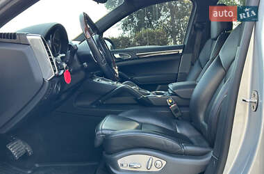 Позашляховик / Кросовер Porsche Cayenne 2012 в 