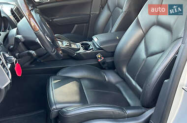 Позашляховик / Кросовер Porsche Cayenne 2012 в 