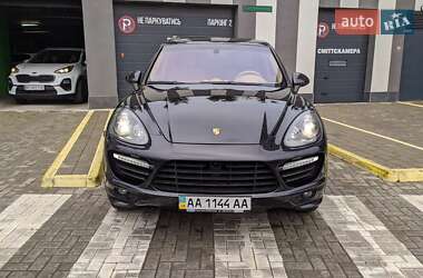 Позашляховик / Кросовер Porsche Cayenne 2013 в 
