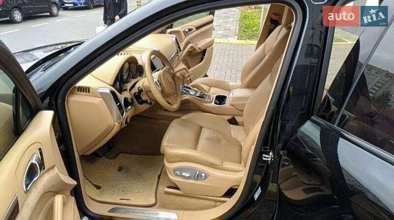 Внедорожник / Кроссовер Porsche Cayenne 2013 в Львове