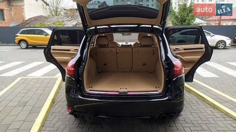 Внедорожник / Кроссовер Porsche Cayenne 2013 в Львове