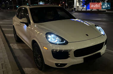 Внедорожник / Кроссовер Porsche Cayenne 2017 в 