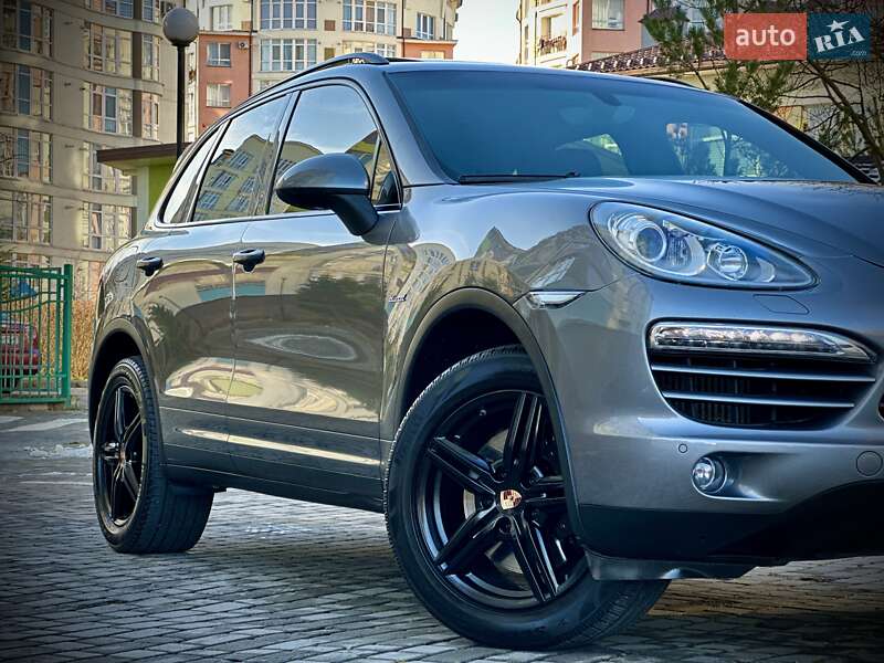 Внедорожник / Кроссовер Porsche Cayenne 2014 в Ивано-Франковске