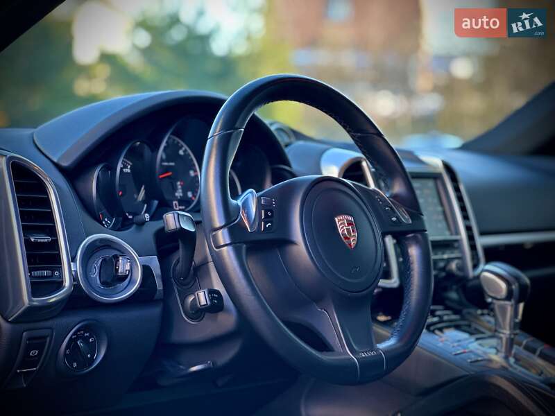 Внедорожник / Кроссовер Porsche Cayenne 2014 в Ивано-Франковске