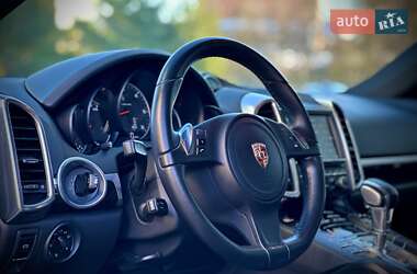 Позашляховик / Кросовер Porsche Cayenne 2014 в 