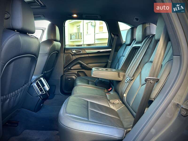 Внедорожник / Кроссовер Porsche Cayenne 2014 в Ивано-Франковске