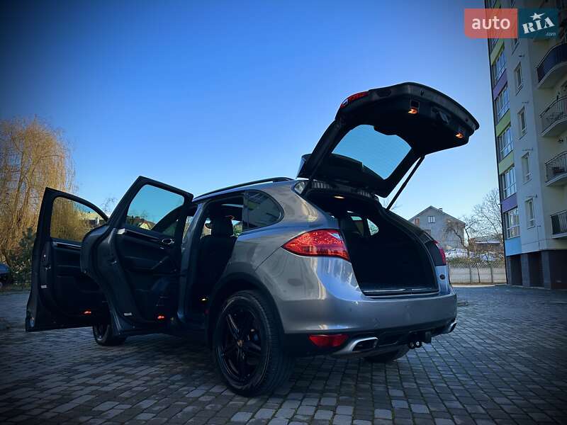 Внедорожник / Кроссовер Porsche Cayenne 2014 в Ивано-Франковске