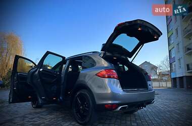Позашляховик / Кросовер Porsche Cayenne 2014 в 