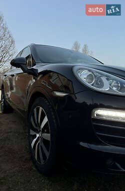 Позашляховик / Кросовер Porsche Cayenne 2011 в Тячеві