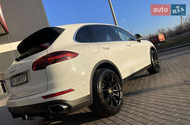 Внедорожник / Кроссовер Porsche Cayenne 2015 в Киеве