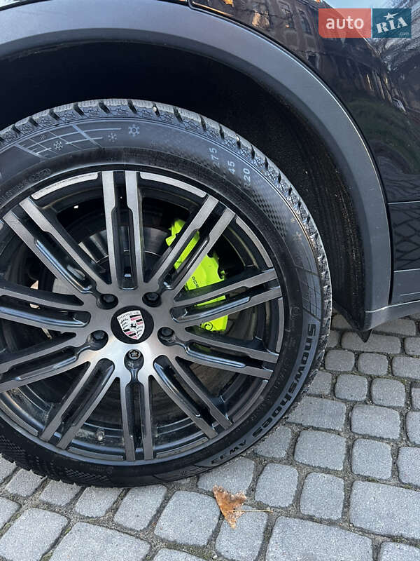 Внедорожник / Кроссовер Porsche Cayenne 2014 в Коломые