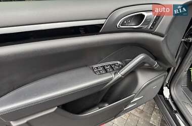 Внедорожник / Кроссовер Porsche Cayenne 2014 в 
