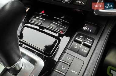 Внедорожник / Кроссовер Porsche Cayenne 2014 в 