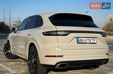 Позашляховик / Кросовер Porsche Cayenne 2022 в Києві