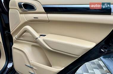 Позашляховик / Кросовер Porsche Cayenne 2013 в 
