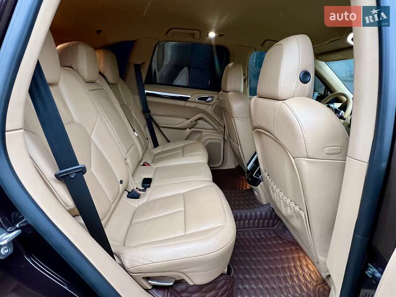 Внедорожник / Кроссовер Porsche Cayenne 2013 в Киеве