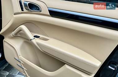 Позашляховик / Кросовер Porsche Cayenne 2013 в 
