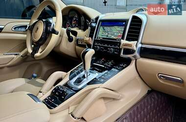Позашляховик / Кросовер Porsche Cayenne 2013 в 
