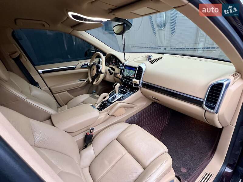 Внедорожник / Кроссовер Porsche Cayenne 2013 в Киеве