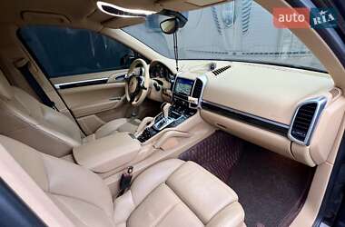 Позашляховик / Кросовер Porsche Cayenne 2013 в 