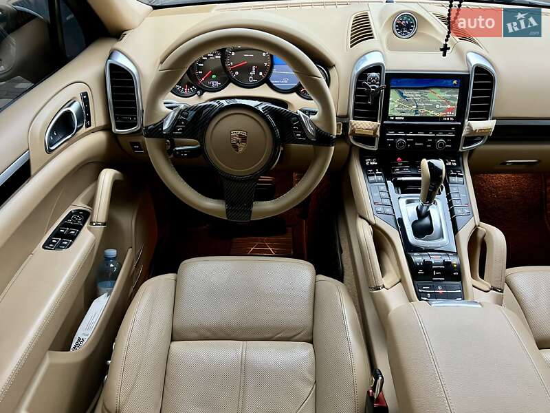 Внедорожник / Кроссовер Porsche Cayenne 2013 в Киеве