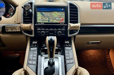Позашляховик / Кросовер Porsche Cayenne 2013 в 