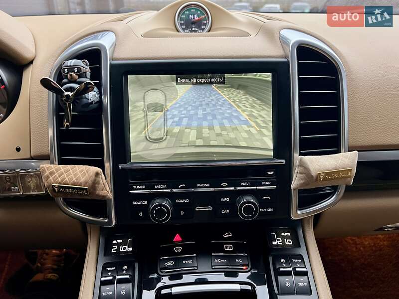 Внедорожник / Кроссовер Porsche Cayenne 2013 в Киеве