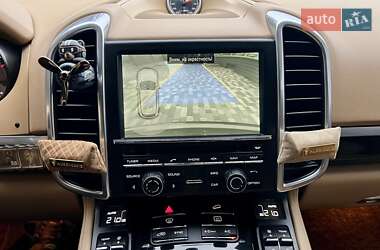 Позашляховик / Кросовер Porsche Cayenne 2013 в 
