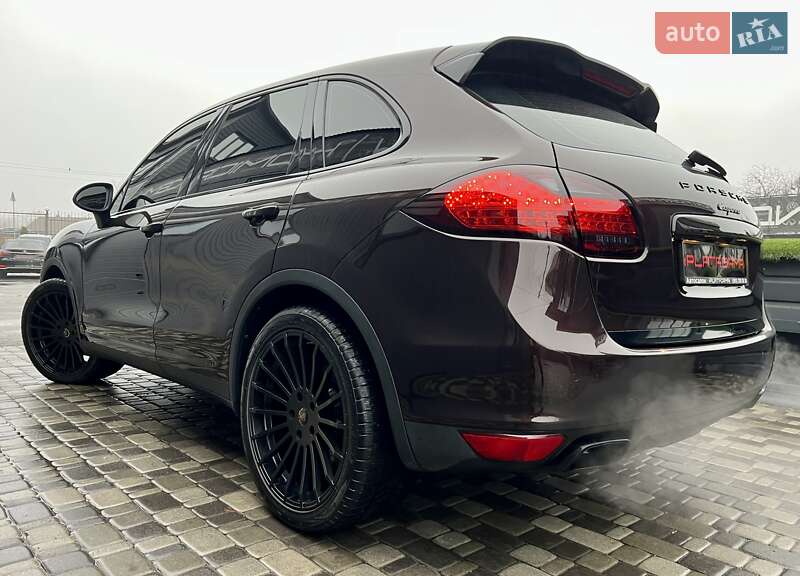 Внедорожник / Кроссовер Porsche Cayenne 2013 в Киеве