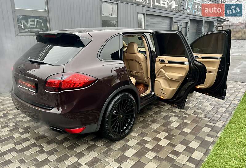 Внедорожник / Кроссовер Porsche Cayenne 2013 в Киеве