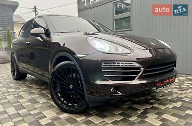 Позашляховик / Кросовер Porsche Cayenne 2013 в 