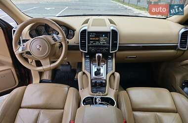 Внедорожник / Кроссовер Porsche Cayenne 2011 в 