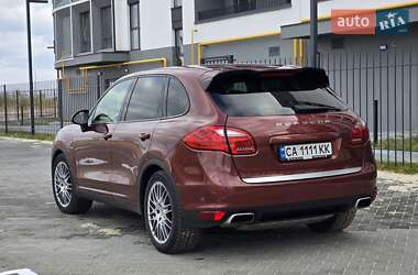 Внедорожник / Кроссовер Porsche Cayenne 2011 в 