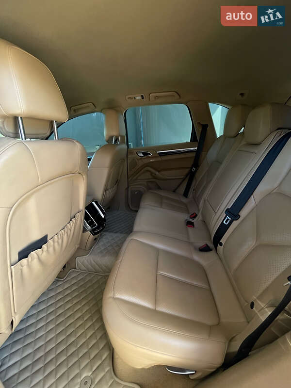 Внедорожник / Кроссовер Porsche Cayenne 2010 в Львове