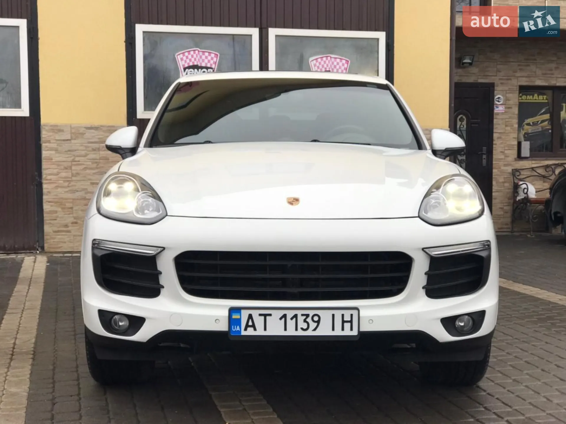 2017 Porsche Cayenne - мініатюра 4