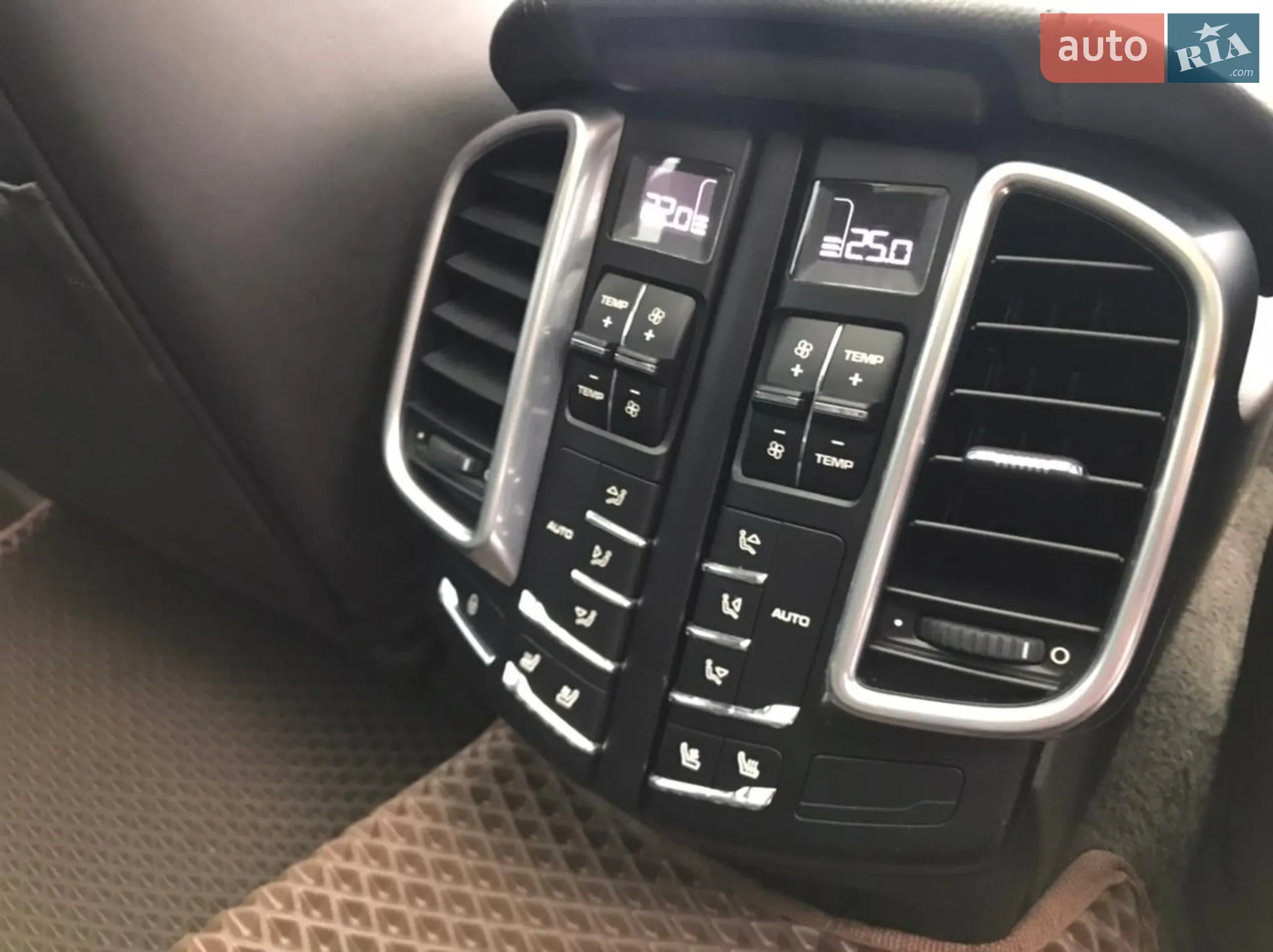2017 Porsche Cayenne - мініатюра 38