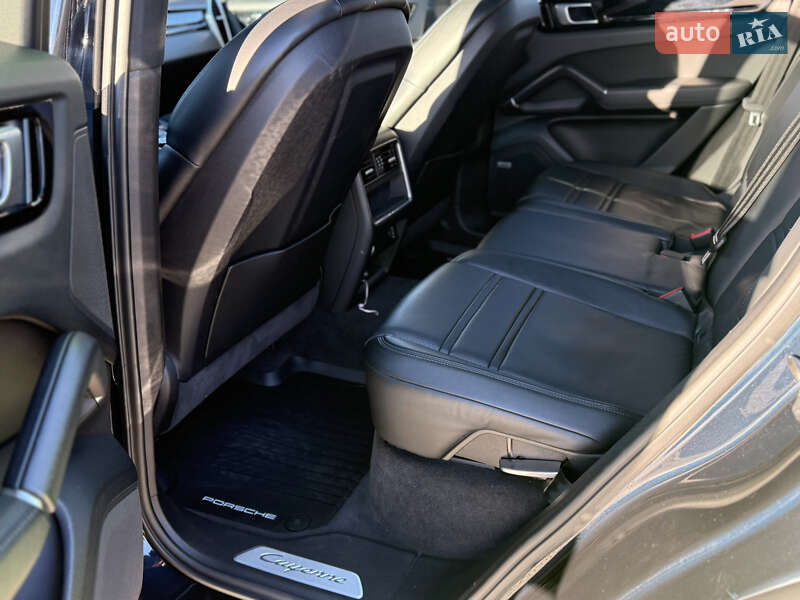 Позашляховик / Кросовер Porsche Cayenne 2019 в Одесі