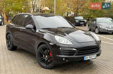 Внедорожник / Кроссовер Porsche Cayenne 2012 в Киеве