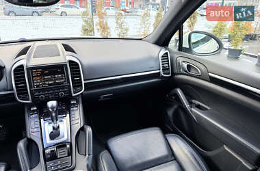 Позашляховик / Кросовер Porsche Cayenne 2011 в 