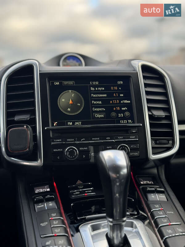 Внедорожник / Кроссовер Porsche Cayenne 2016 в Киеве