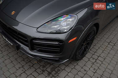 Внедорожник / Кроссовер Porsche Cayenne 2022 в 