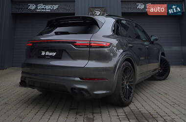 Внедорожник / Кроссовер Porsche Cayenne 2022 в 